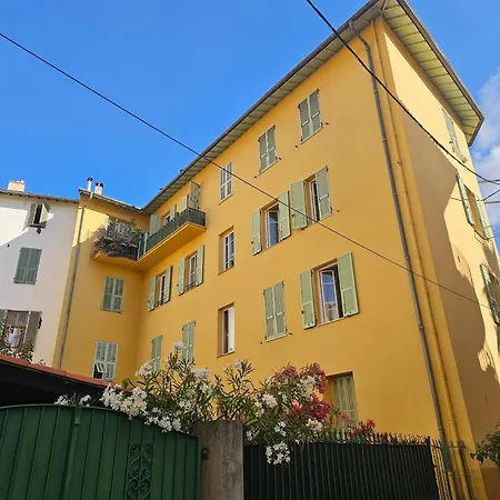 Apartment 2 Bedrooms In -
